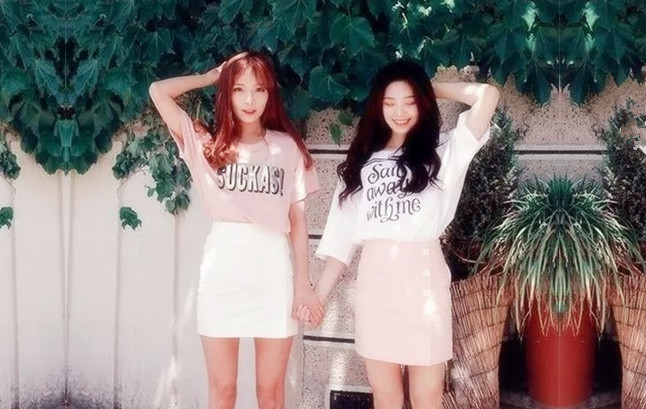 换妻界新来的一对夫 妻 绿帽男的精神食粮两男 两 女 激情4 P 大 胸 风 骚 精 彩无限